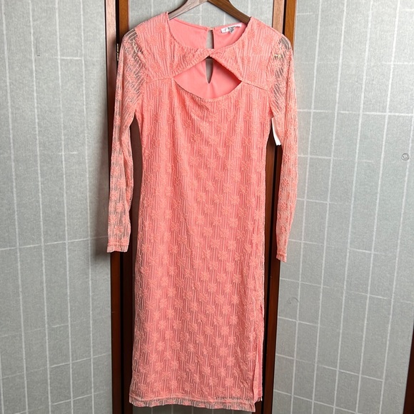 BB Dakota Steve Madden Twist Neckline Lace amici Dress Coral NWT - Picture 3 of 9